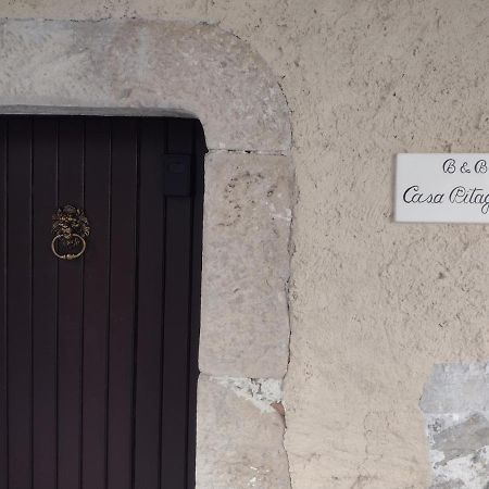 Casa Pitagora Villa Pesche Екстериор снимка